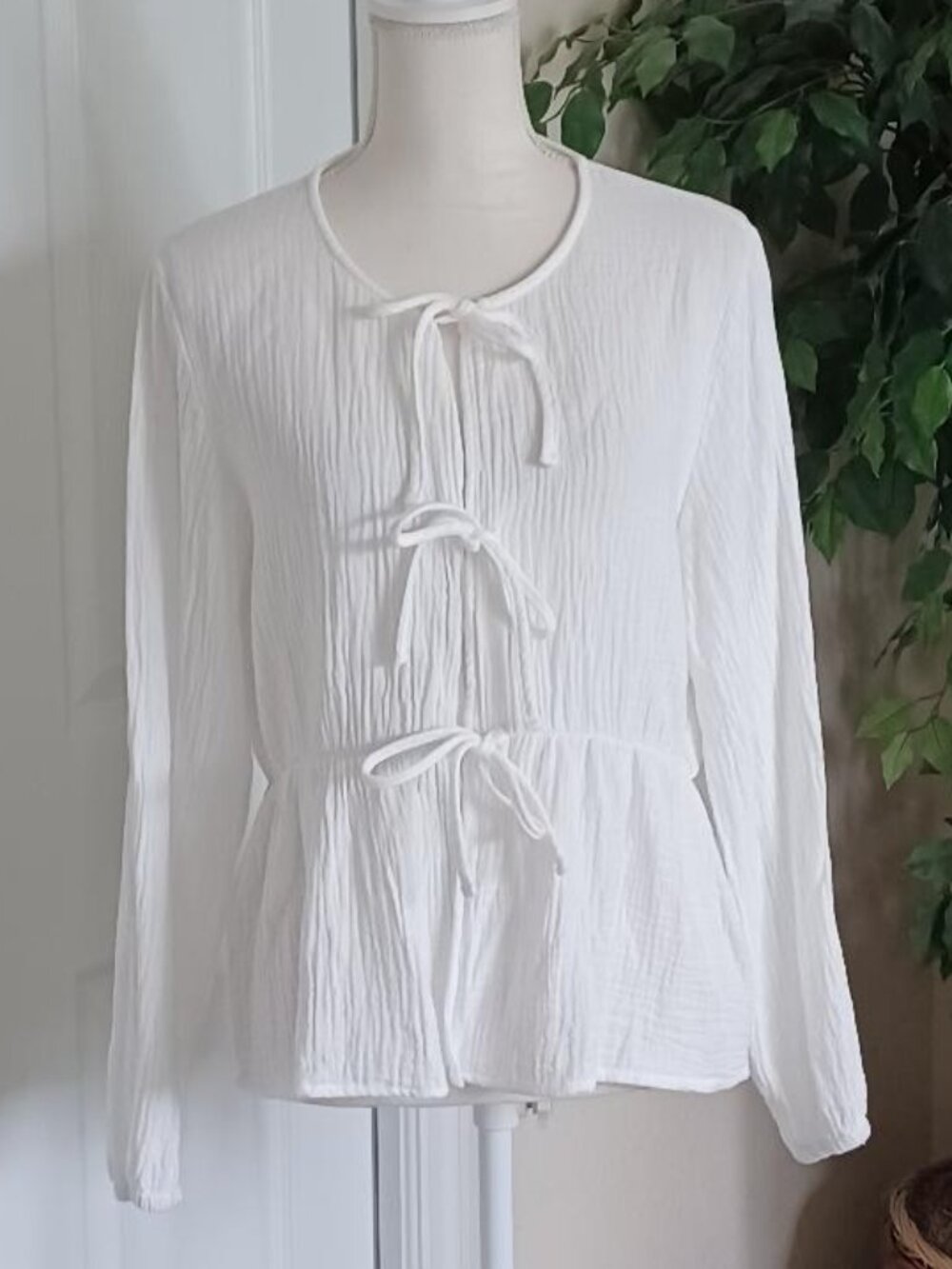 LIKE NEW! Saks Fifth Avenue Gauze Tie Front Peplum Blouse/Topper Large